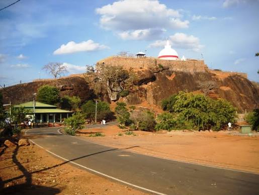 Sithulpawwa Rock Temple